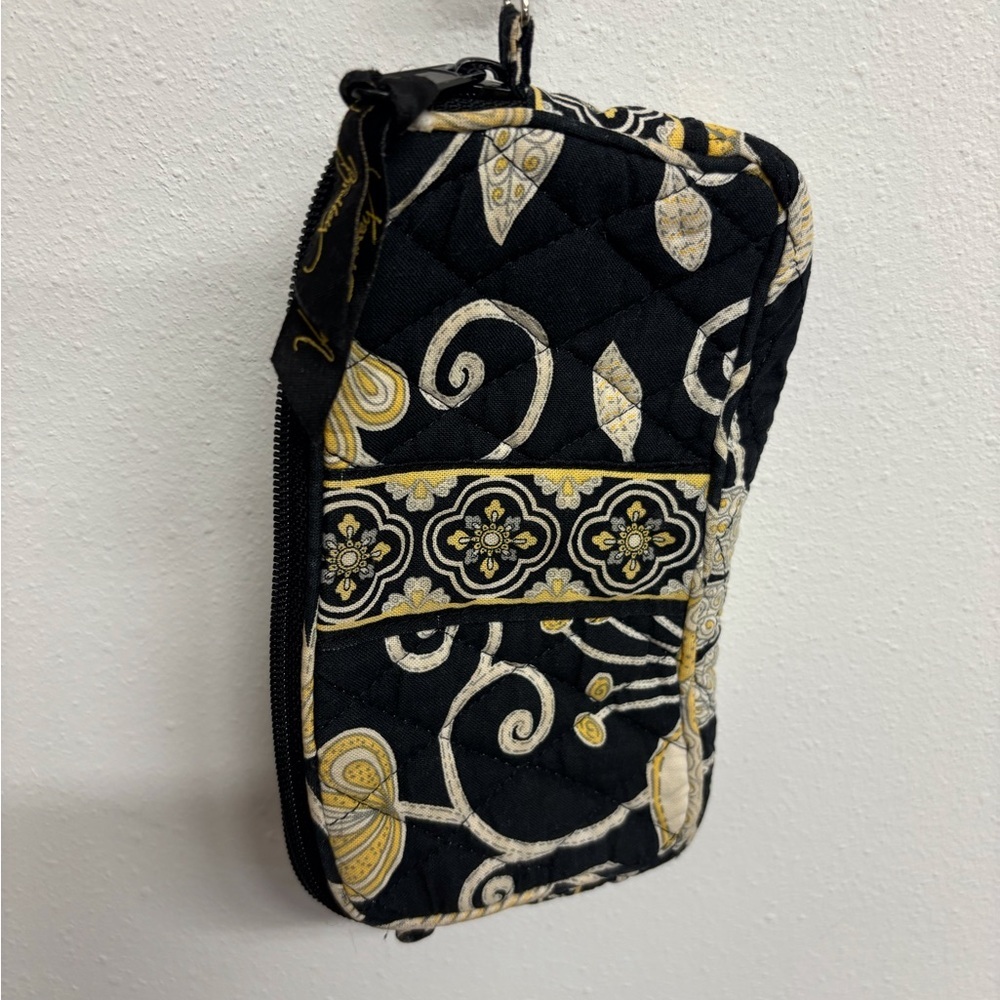 EUC Bradley Crossbody Wallet Size Bag